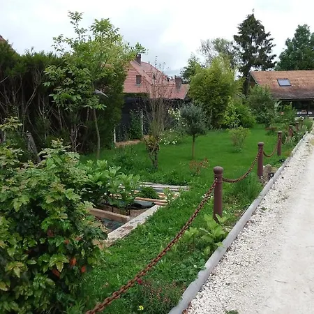 Chez Marie Ange Et Clovis Guest house