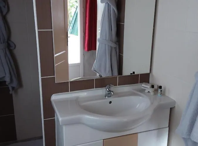 Chez Marie Ange Et Clovis